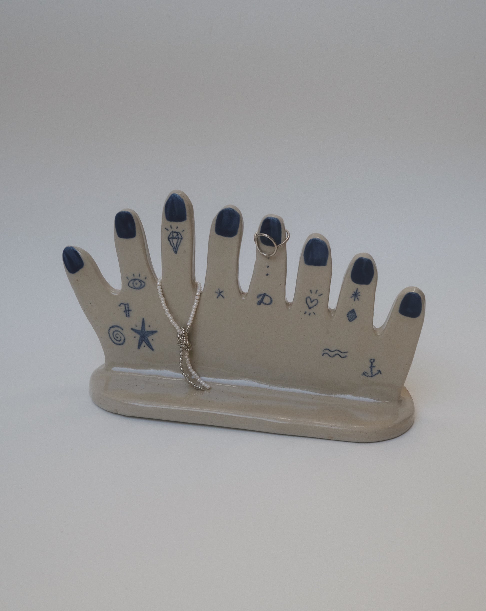 hand jewelry holder pottery template